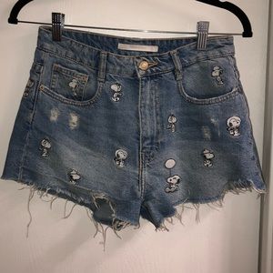 Zara snoopy jean shorts